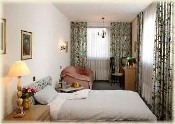Tiptop Hotel Am Schoenen Brunnen ニュルンベルク エクステリア 写真